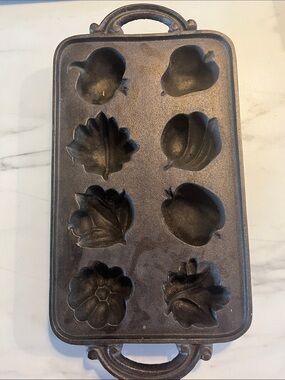 John Wright cast iron harvest pan